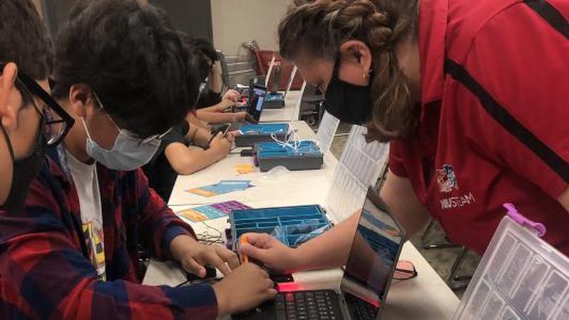 Argonne and NIU team up to host AI camp for high school students